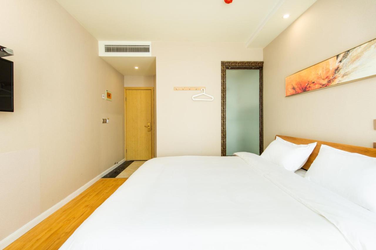 J Hotel Shanghai Exterior photo
